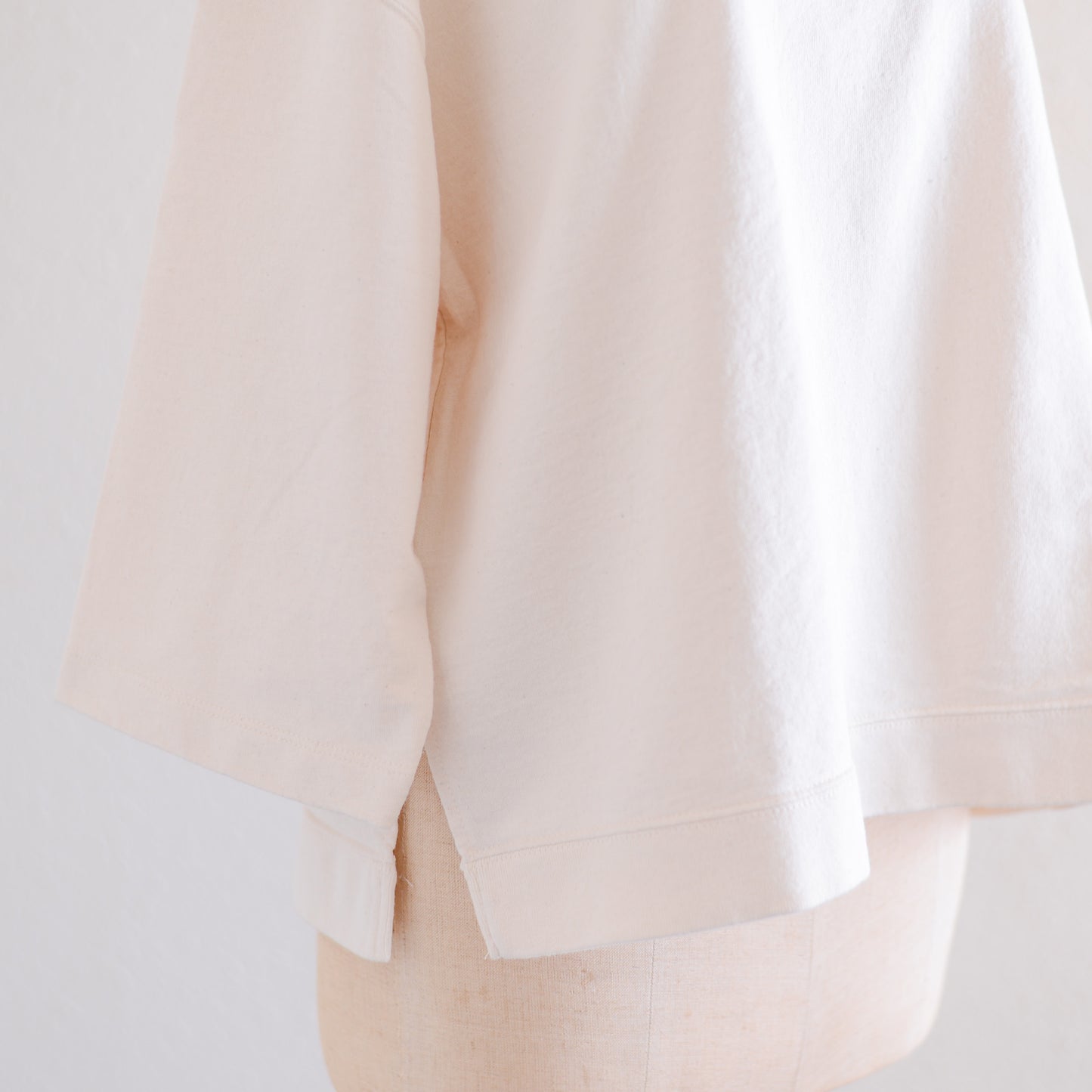 Cotton fleece box pullover in off-white