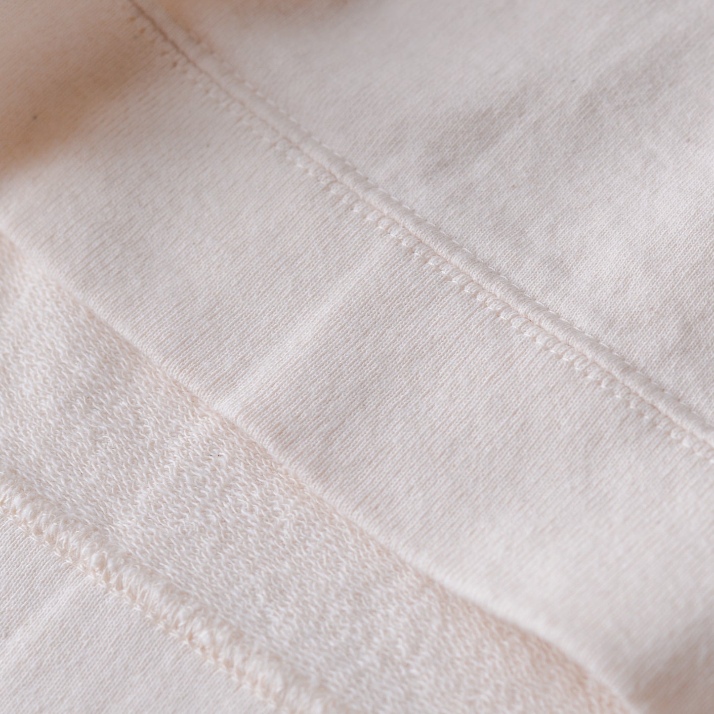 Cotton fleece box pullover in off-white