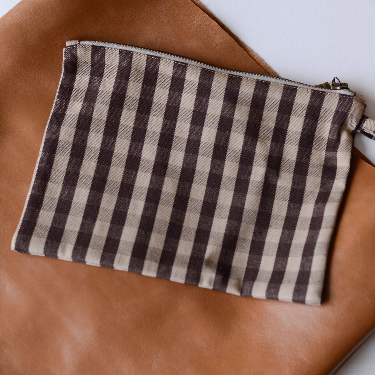 レザーショルダーバッグ Brown