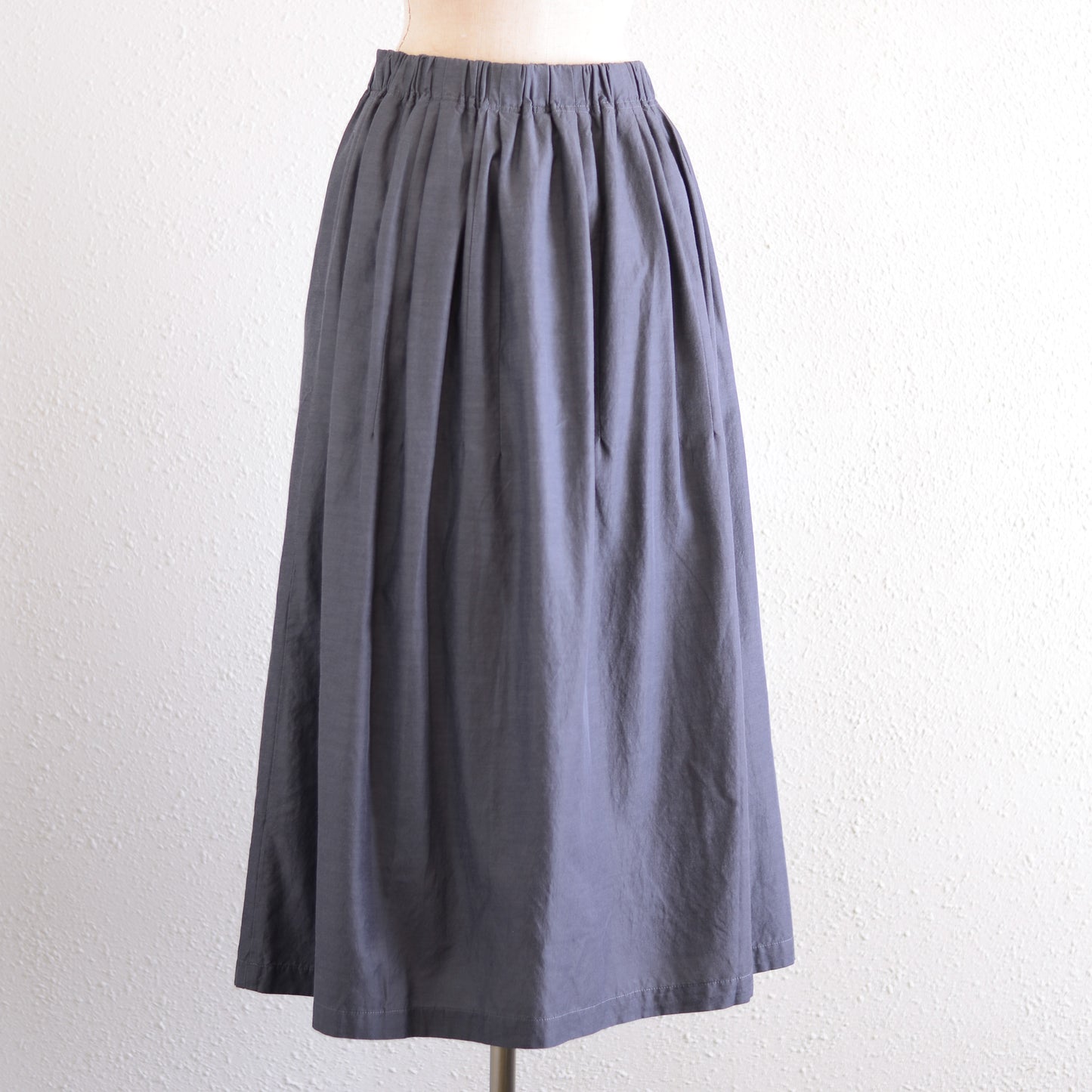 Cotton Cupro Wool Tuck Easy Skirt in Charcoal Grey