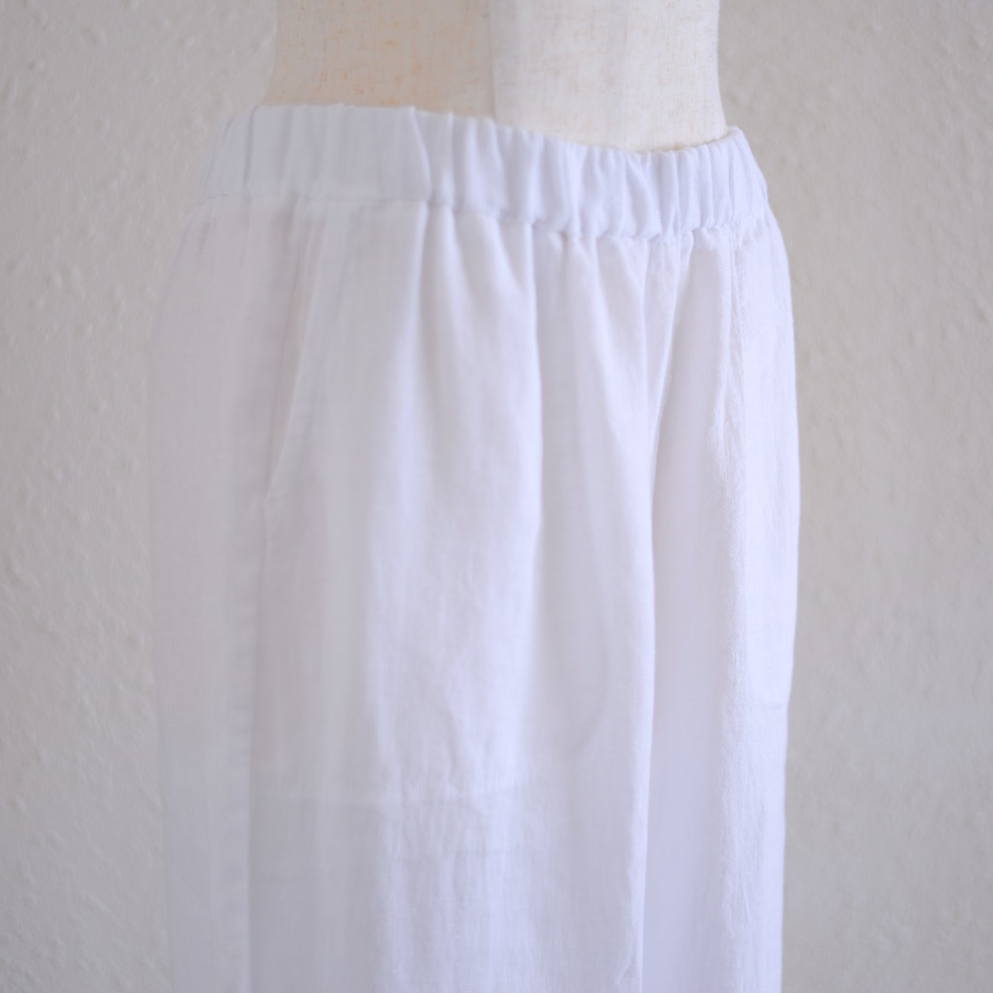 リネンストレートパンツ White