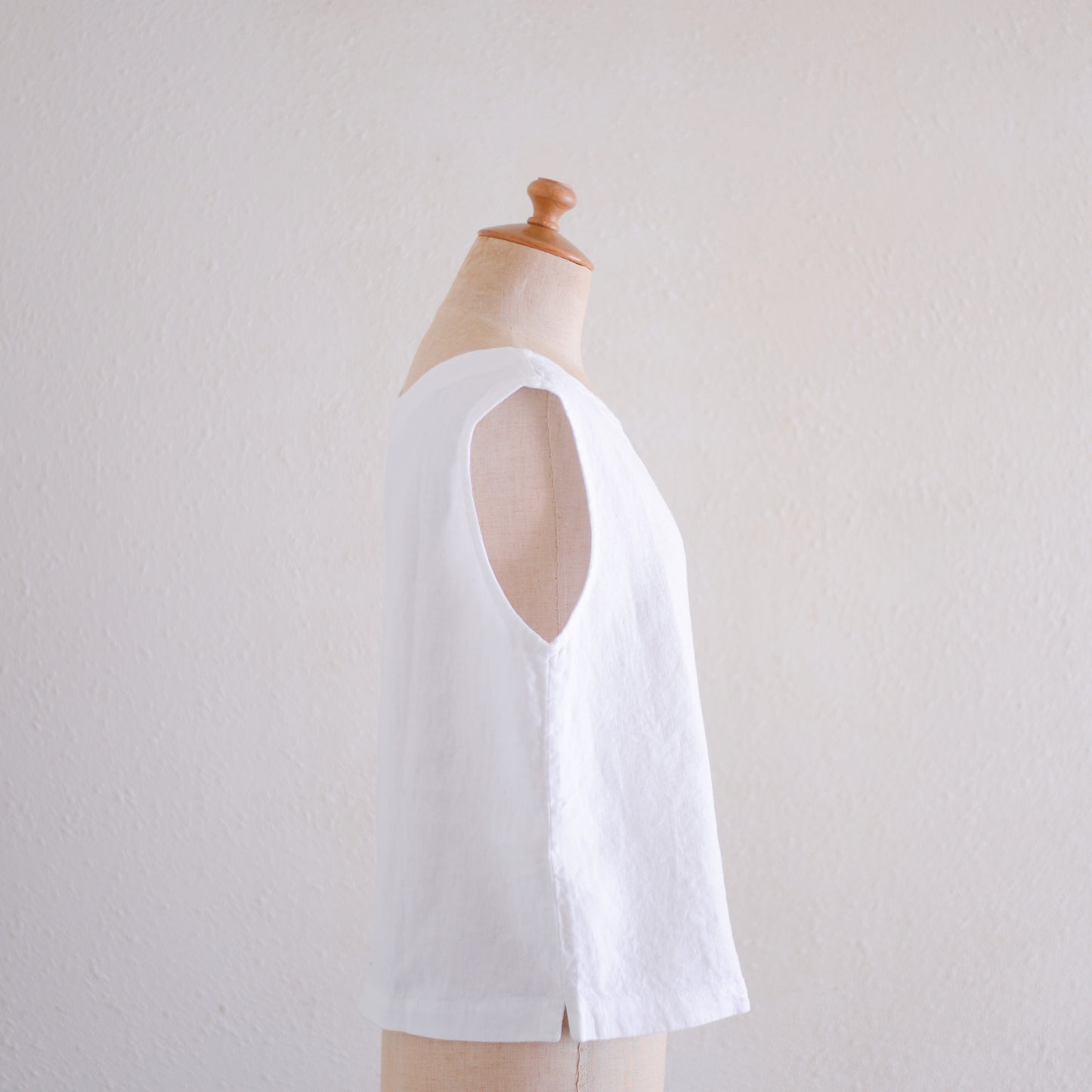 リネンボートネックスリーブレスプルオーバー White
