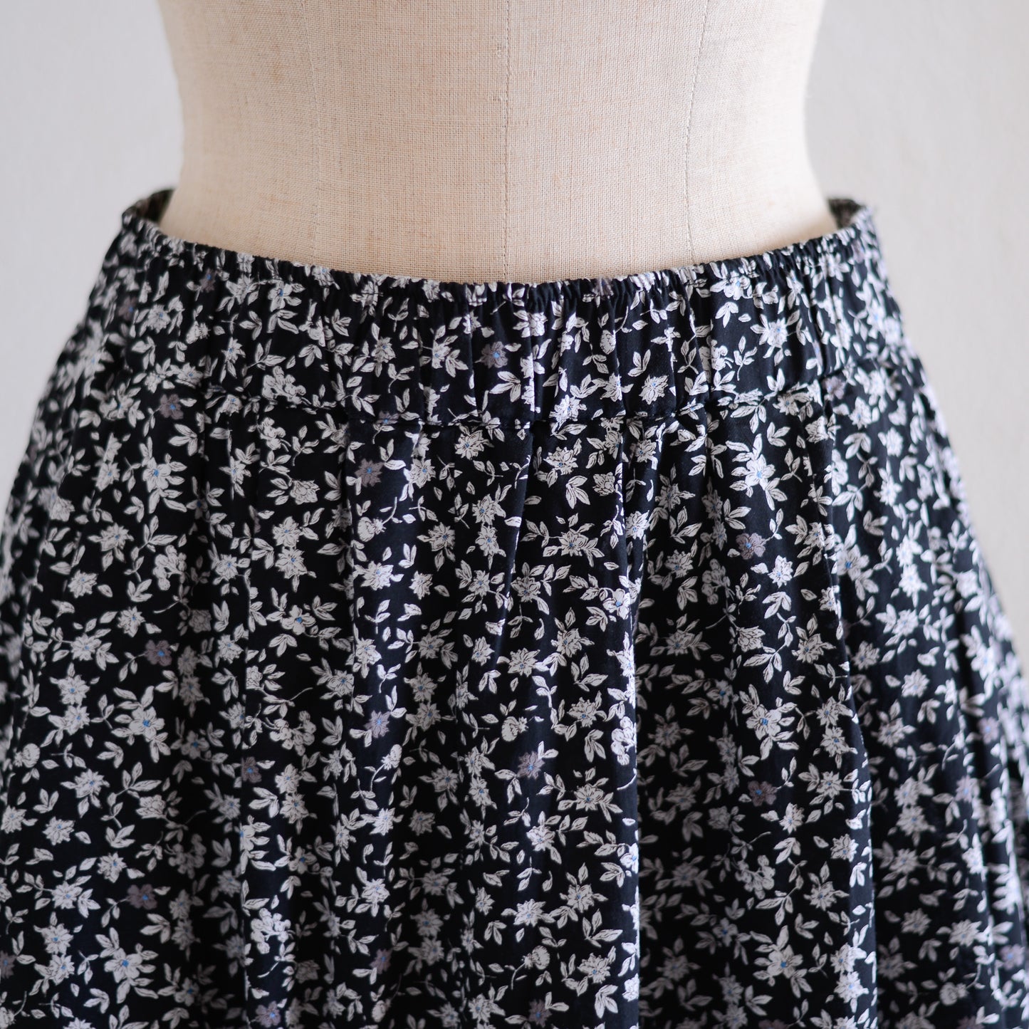 コットンキュプラフラワースカート Black