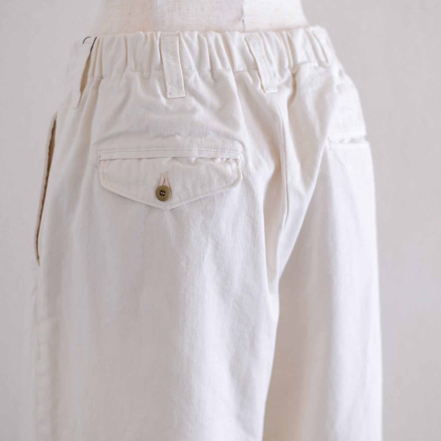 コットンテーパードチノパンツ Ivory