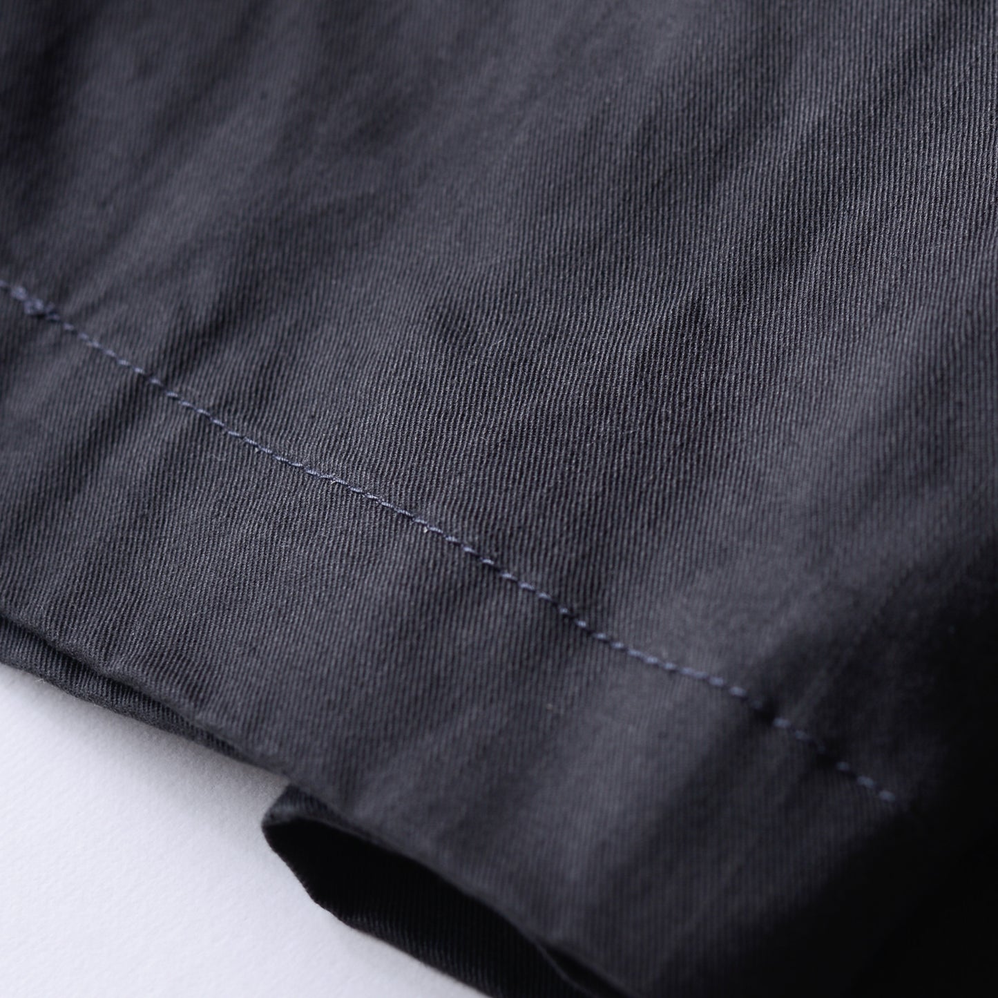コットンテーパードチノパンツ Charcoal Gray