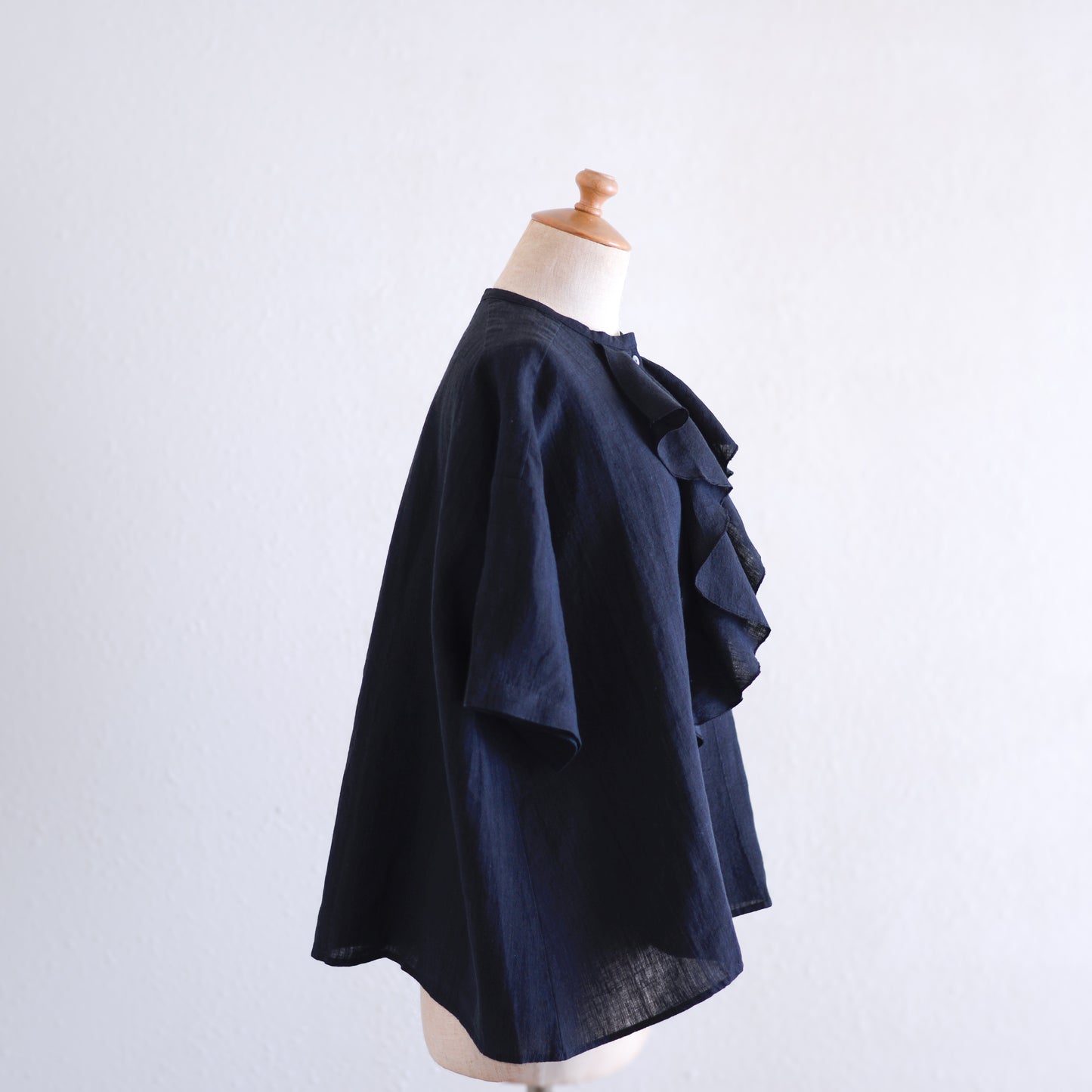 リネンラッフルショートスリーブブラウス  Black