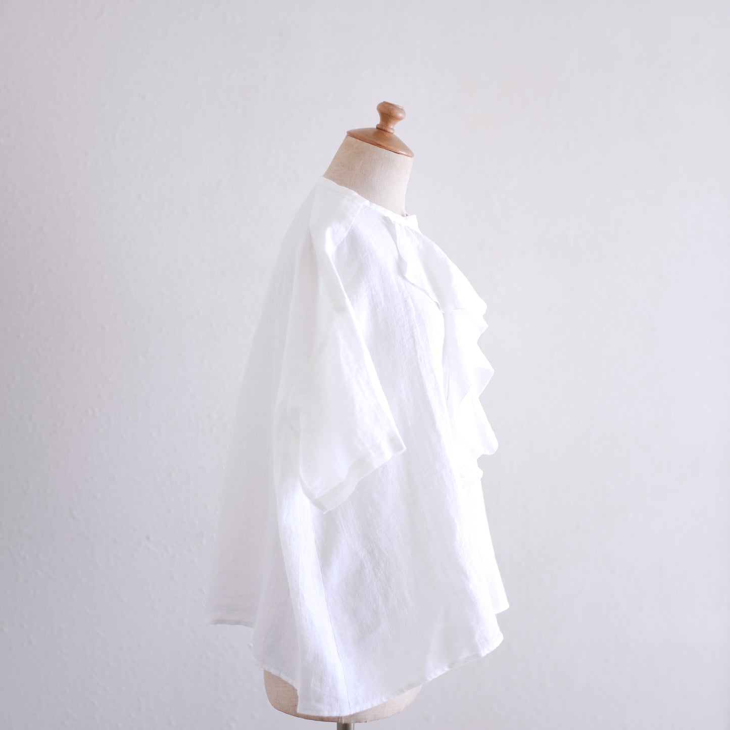 リネンラッフルショートスリーブブラウス  Off White