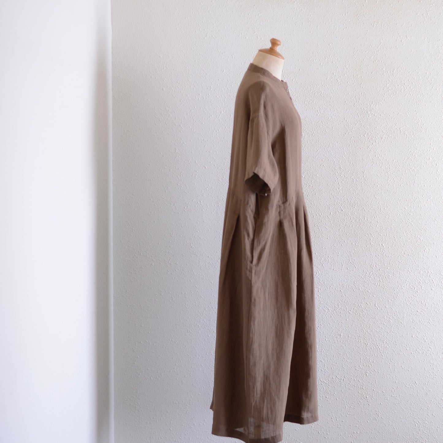 Linen Pleated Dress Mocha