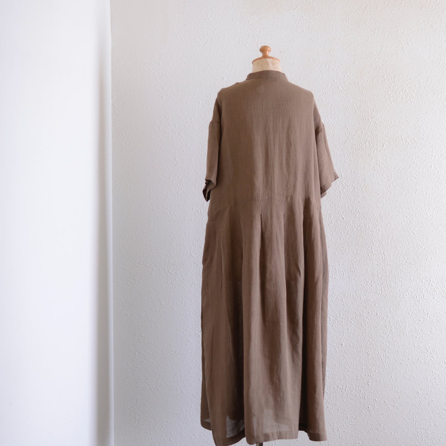 Linen Pleated Dress Mocha