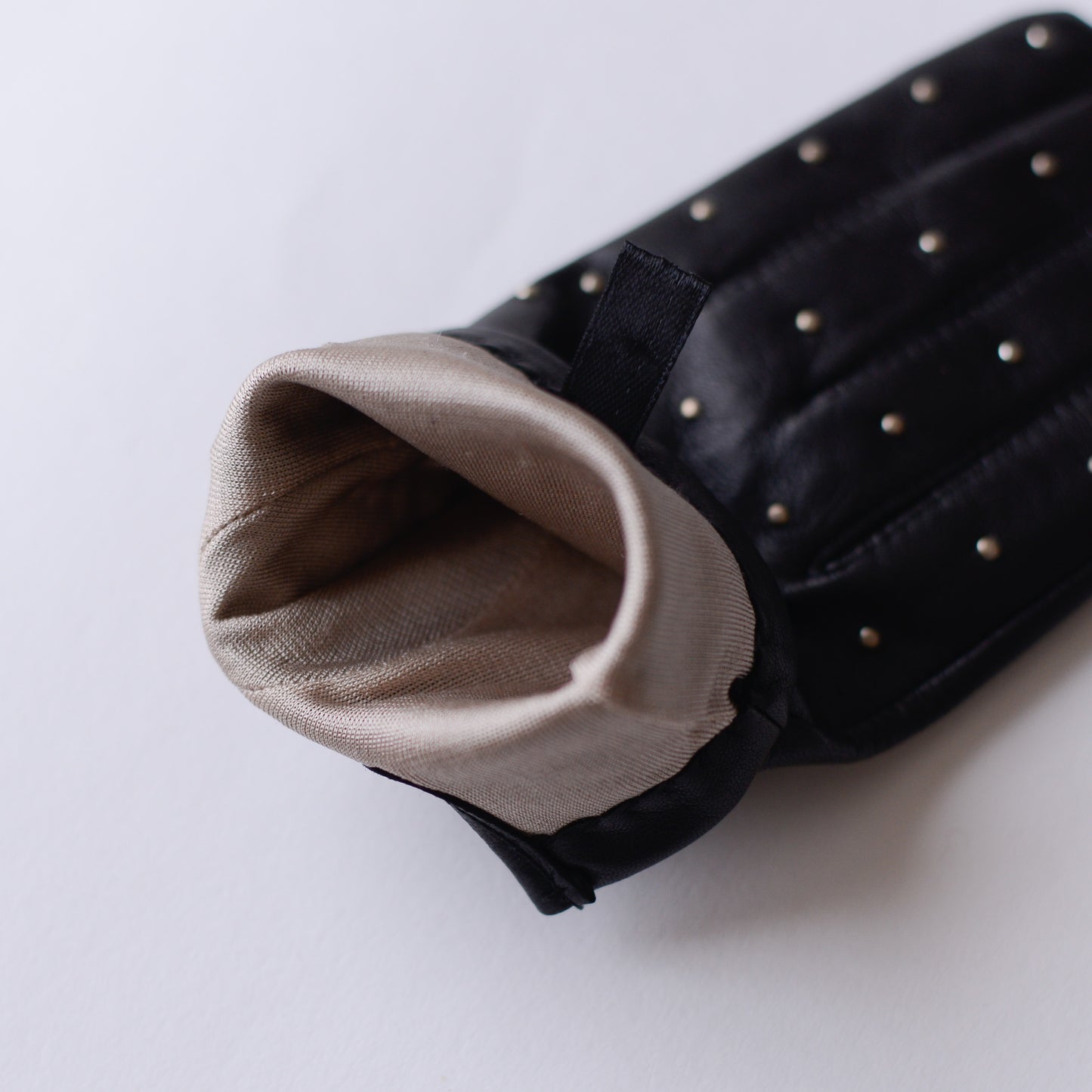 シルクライニングスタッズレザーグローブ Black