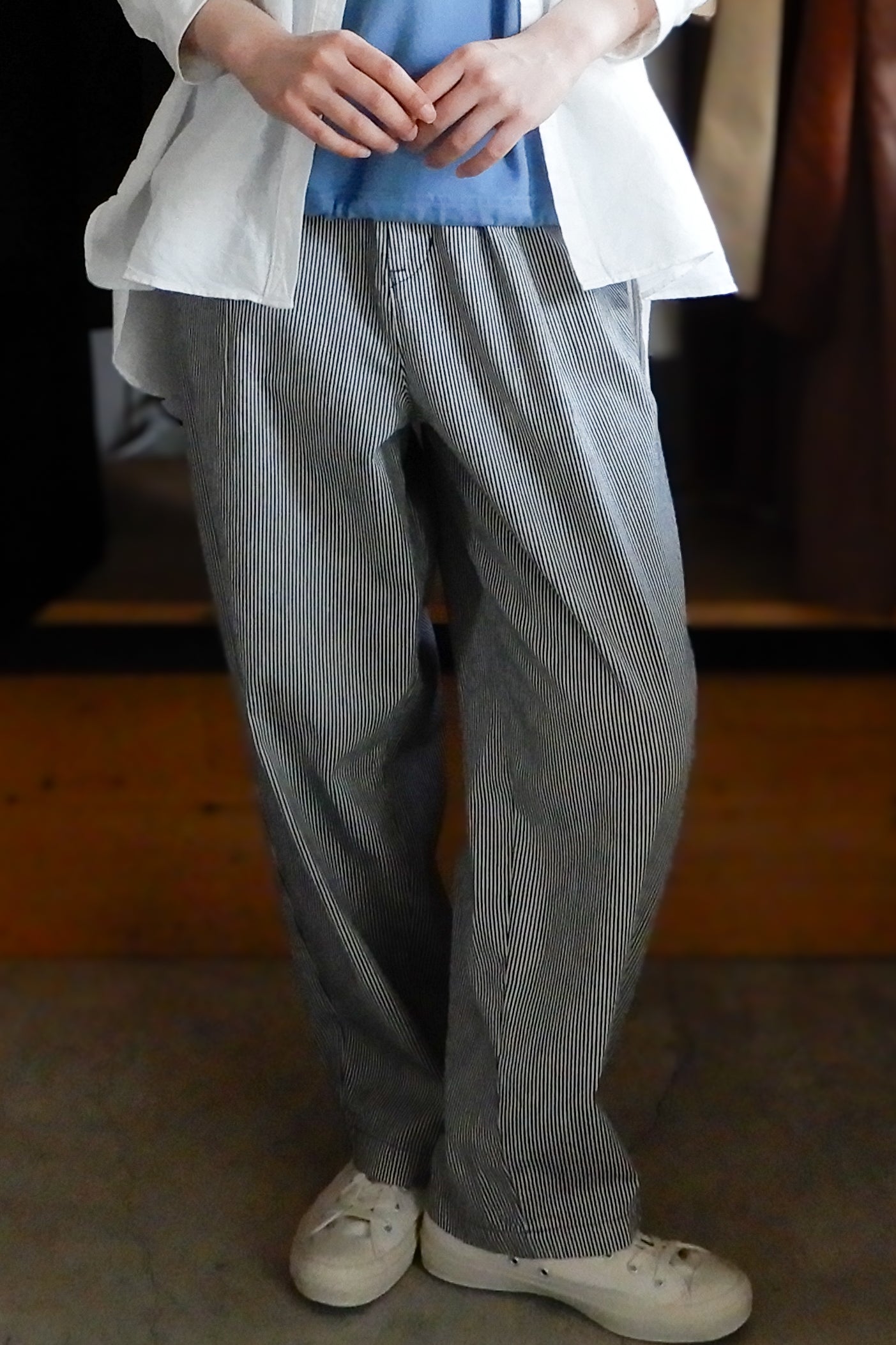 コットンヒッコリーデニムパンツ Off White×Indigo